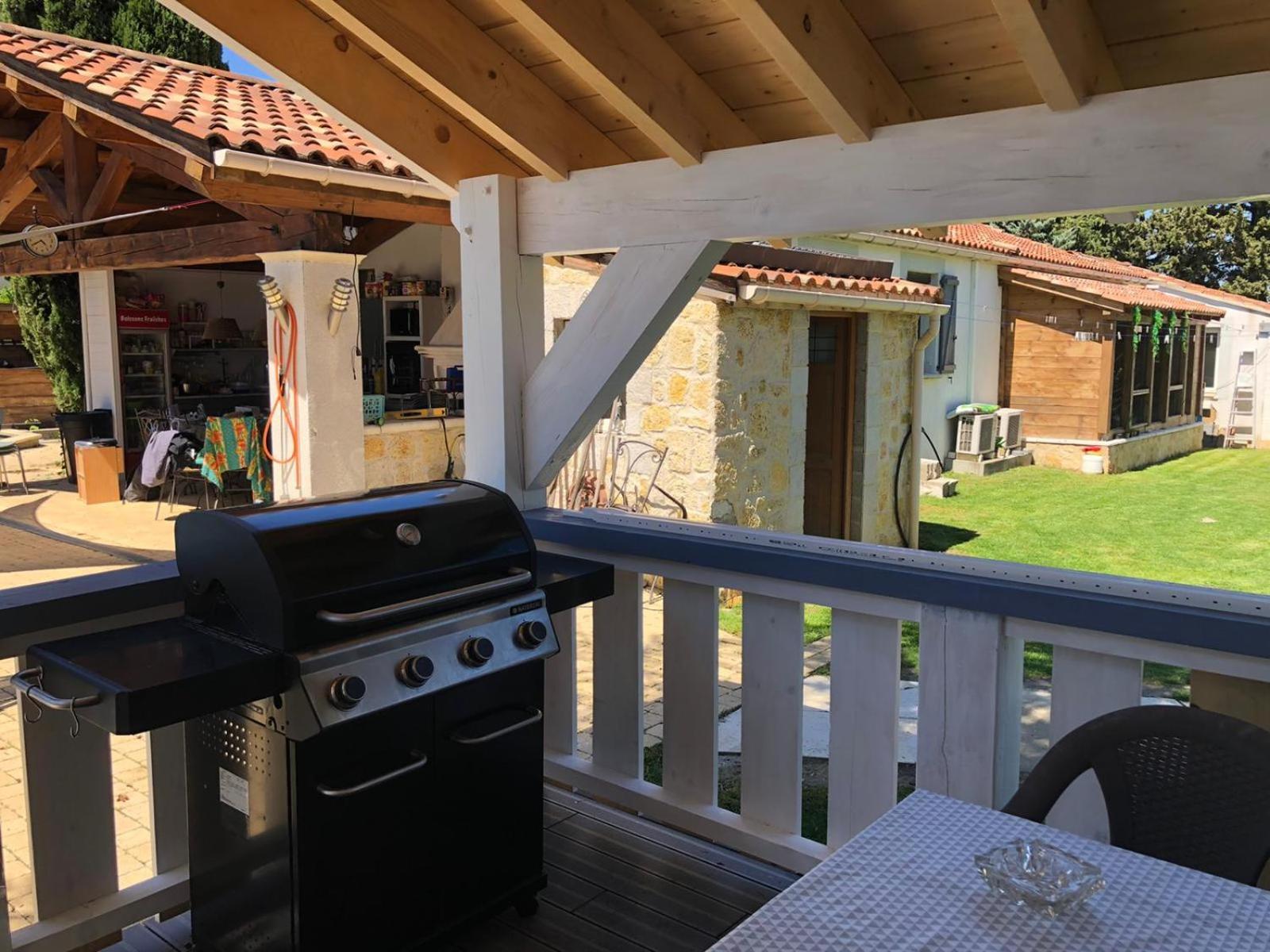 Chalet Mont Ventoux Et Chalet Vip Camaret-sur-Aigues Екстериор снимка